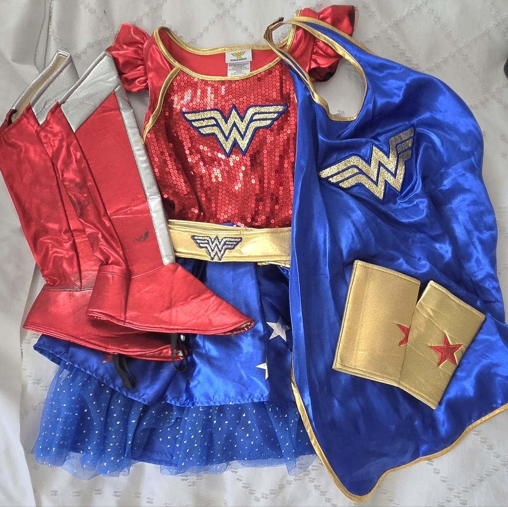 Wonder Woman Kids Costume with accesories